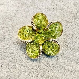 Vintage Gold Tone Faux Peridot Crystal Green Floral Flower Brooch Pin